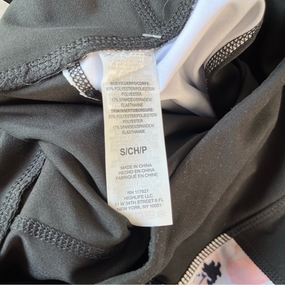 Gaiam The OM Fit Cropped Leggings women’s S in tap shoe black meadow print new - Picture 8 of 16